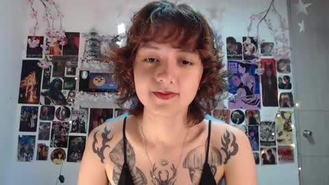 Snapshot of violet_bluee chatting on 17, 2, 2025 Violet online show from 17, 2, 2025