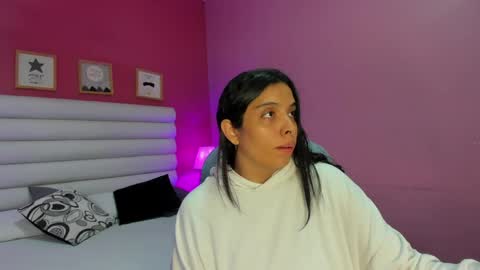 violet_sinclair online show from 20, 4, 2026