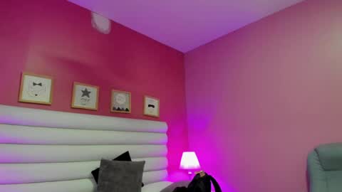violet_sinclair online show from 24, 4, 2026