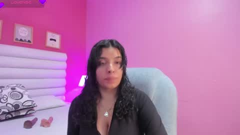 Snapshot of violet_sinclair chatting on 16, 6, 2026 violet_sinclair online show from 16, 6, 2026