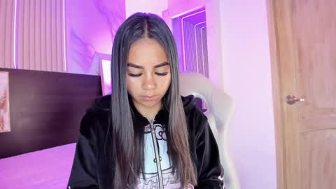 Snapshot of violet_spencer chatting on 20, 2, 2025 Violeta online show from 20, 2, 2025