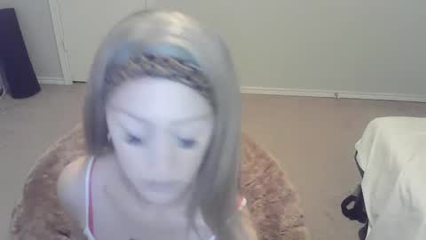 Snapshot of violet_winter97 chatting on 5, 1, 2025 violet_winter97 online show from 5, 1, 2025