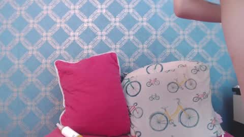 Snapshot of violeta_cute18 chatting on 23, 1, 2025 Violeta online show from 23, 1, 2025