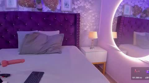 Snapshot of violeta_medina chatting on 19, 10, 2025 violeta_medina online show from 19, 10, 2025