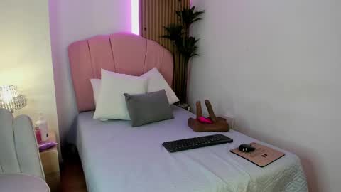 violeta_sannz online show from 5, 5, 2026