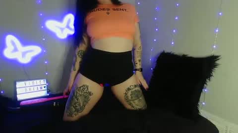 Snapshot of violetdream888 chatting on 12, 9, 2025 VioletDream online show from 12, 9, 2025