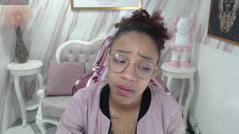 Snapshot of violeth_b chatting on 10, 12, 2024 violeth_b online show from 10, 12, 2024