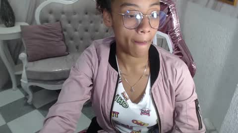 Snapshot of violeth_b chatting on 19, 12, 2024 violeth_b online show from 19, 12, 2024