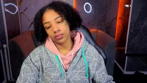 Snapshot of violeth_b chatting on 17, 11, 2025 violeth_b online show from 17, 11, 2025