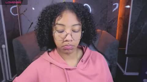 Snapshot of violeth_b chatting on 24, 11, 2025 violeth_b online show from 24, 11, 2025