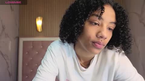 Snapshot of violeth_b chatting on 16, 12, 2025 violeth_b online show from 16, 12, 2025