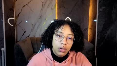 Snapshot of violeth_b chatting on 22, 12, 2025 violeth_b online show from 22, 12, 2025