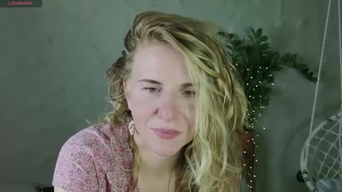 Violet  next stream December 6 online show from 12, 9, 2025