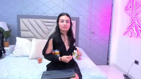 Snapshot of violetrousse chatting on 9, 3, 2025 Violet Rousse online show from 9, 3, 2025