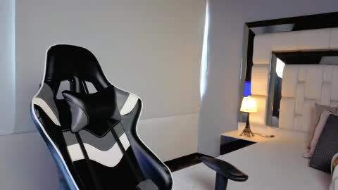 violetskinny online show from 14, 4, 2026