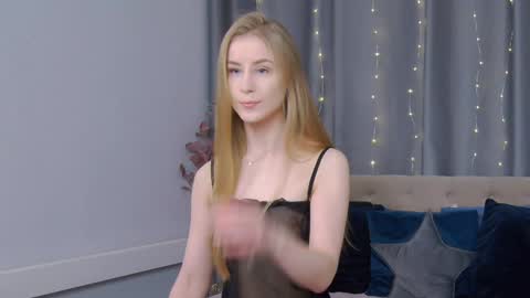 VioletSwone online show from 7, 1, 2025