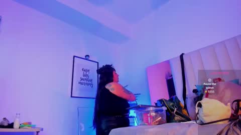 Snapshot of violett__sinclair1 chatting on 15, 10, 2025 Violett online show from 15, 10, 2025