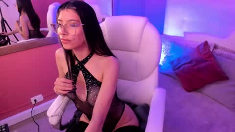 Violetta nur online show from 12, 3, 2025
