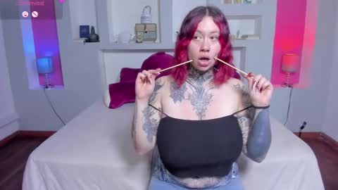 Snapshot of violettabaker1 chatting on 13, 11, 2025 ViolettaBaker online show from 13, 11, 2025