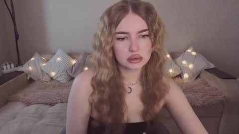 ViolettaOtis online show from 23, 3, 2026