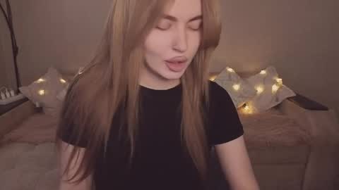 ViolettaOtis online show from 7, 4, 2026