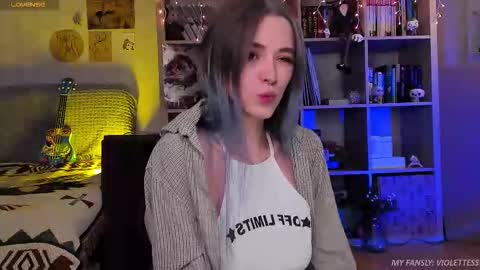 Vi  Best on my Fansly  online show from 7, 1, 2026