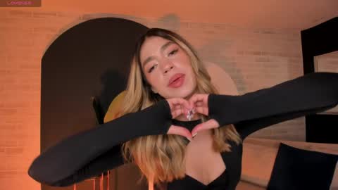 Violett  online show from 14, 4, 2026