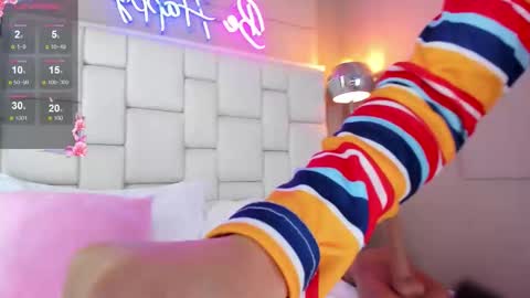 VioletthaRous online show from 6, 11, 2025