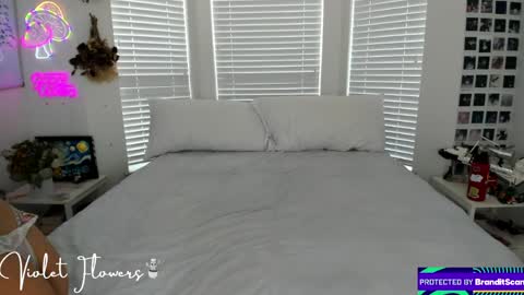 Snapshot of violetttflowers chatting on 8, 4, 2026 Violet Flowers online show from 8, 4, 2026