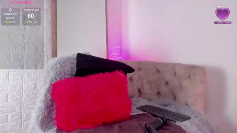 violetwinters_ online show from 16, 7, 2026