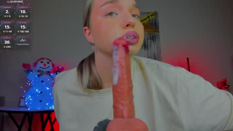 Snapshot of viollasinzz chatting on 11, 12, 2024 Violla online show from 11, 12, 2024