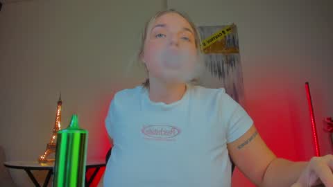 Snapshot of viollasinzz chatting on 26, 12, 2024 Violla online show from 26, 12, 2024