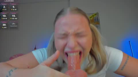 Snapshot of viollasinzz chatting on 11, 1, 2025 Violla online show from 11, 1, 2025