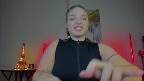 Snapshot of viollasinzz chatting on 20, 1, 2025 Violla online show from 20, 1, 2025