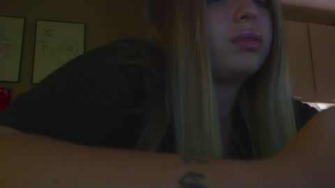Snapshot of viollasinzz chatting on 17, 2, 2025 Violla online show from 17, 2, 2025
