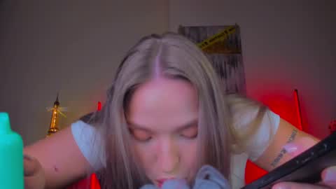 Snapshot of viollasinzz chatting on 26, 2, 2025 Violla online show from 26, 2, 2025