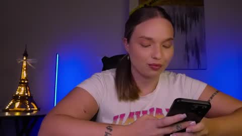 Snapshot of viollasinzz chatting on 7, 3, 2025 Violla online show from 7, 3, 2025