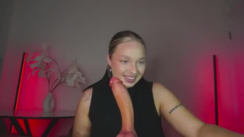 Snapshot of viollasinzz chatting on 24, 9, 2025 Violla online show from 24, 9, 2025