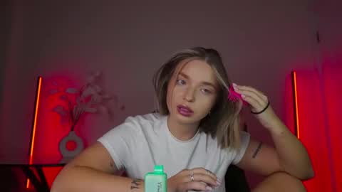 Snapshot of viollasinzz chatting on 29, 10, 2025 Violla online show from 29, 10, 2025