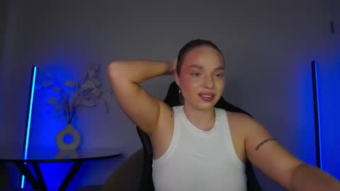 Snapshot of viollasinzz chatting on 8, 11, 2025 Violla online show from 8, 11, 2025