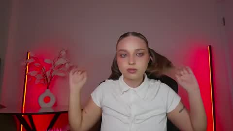 Snapshot of viollasinzz chatting on 15, 12, 2025 Violla online show from 15, 12, 2025