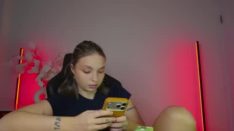 Snapshot of viollasinzz chatting on 12, 1, 2026 Violla online show from 12, 1, 2026