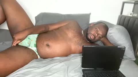 Elle Hood online show from 5, 11, 2025