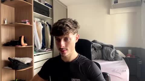 Snapshot of vitoraugustoxxx chatting on 1, 11, 2025 vitoraugustoxxx online show from 1, 11, 2025