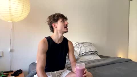 Snapshot of vitoraugustoxxx chatting on 1, 12, 2025 vitoraugustoxxx online show from 1, 12, 2025