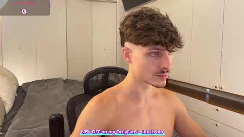 Snapshot of vitoraugustoxxx chatting on 19, 12, 2025 vitoraugustoxxx online show from 19, 12, 2025