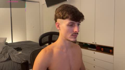 Snapshot of vitoraugustoxxx chatting on 3, 3, 2026 vitoraugustoxxx online show from 3, 3, 2026