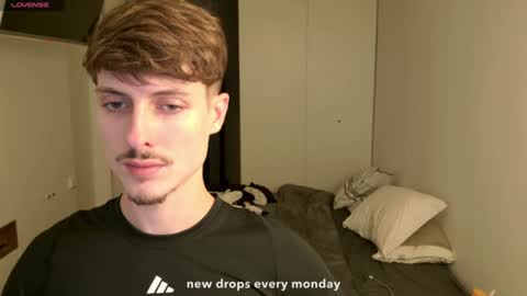 vitoraugustoxxx online show from 20, 6, 2026