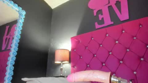 Snapshot of vivi_andrea chatting on 5, 3, 2025 ANDREA online show from 5, 3, 2025