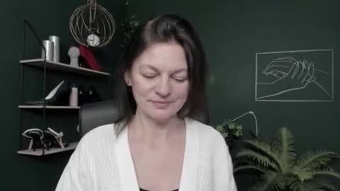 Vivian online show from 5, 2, 2026